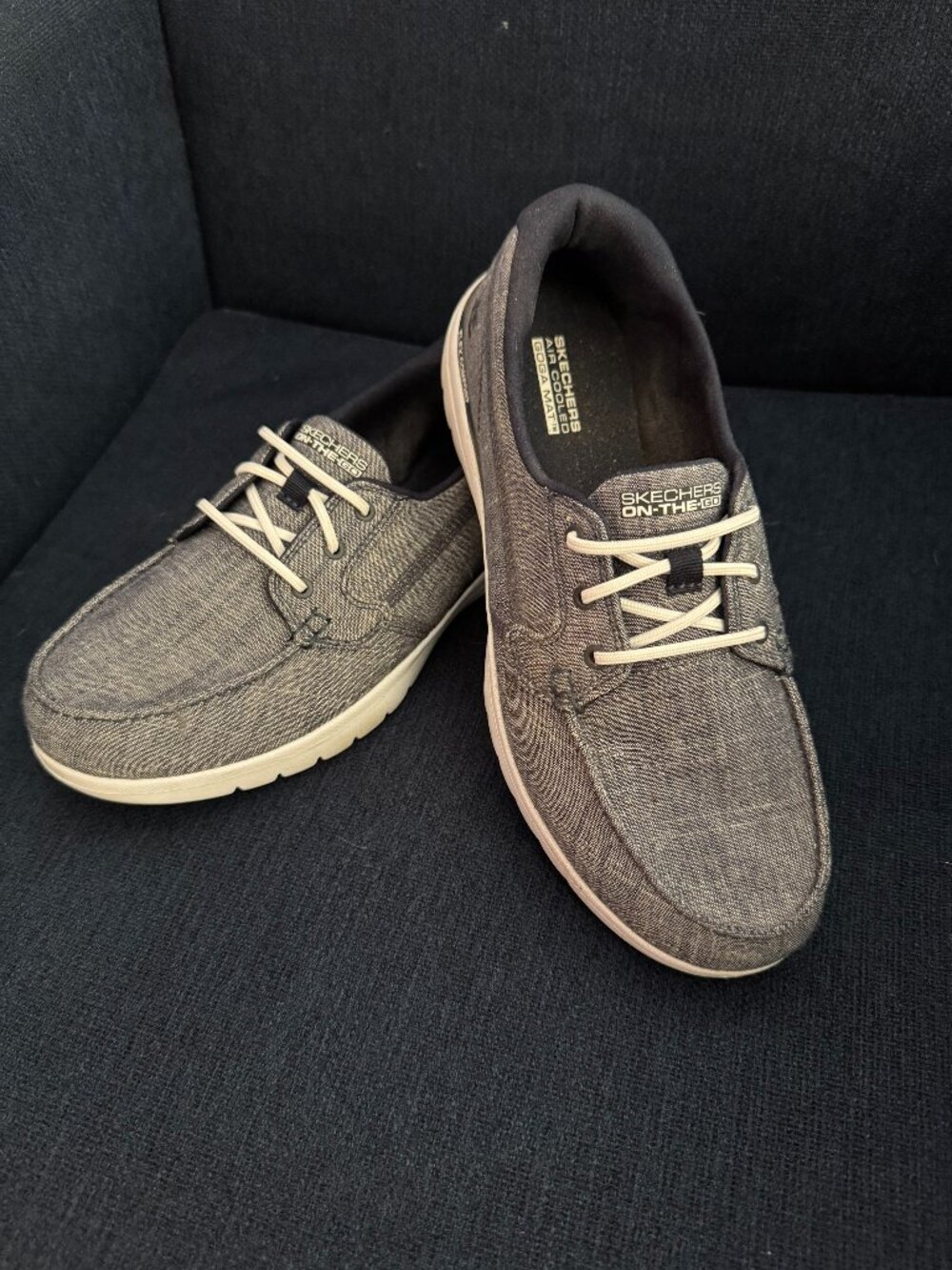 Sketchers On the Go, Navy Goga Mat Slip Ons, Air Cooled, sz 9